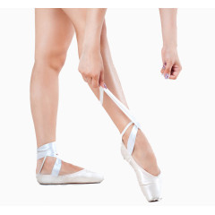 系鞋带的芭蕾舞美女