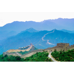 云雾下的八达岭长城