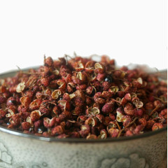 陶瓷碗里的花椒