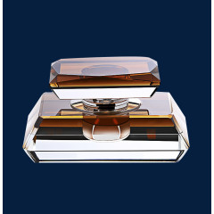 咖啡色香水瓶汽车摆件