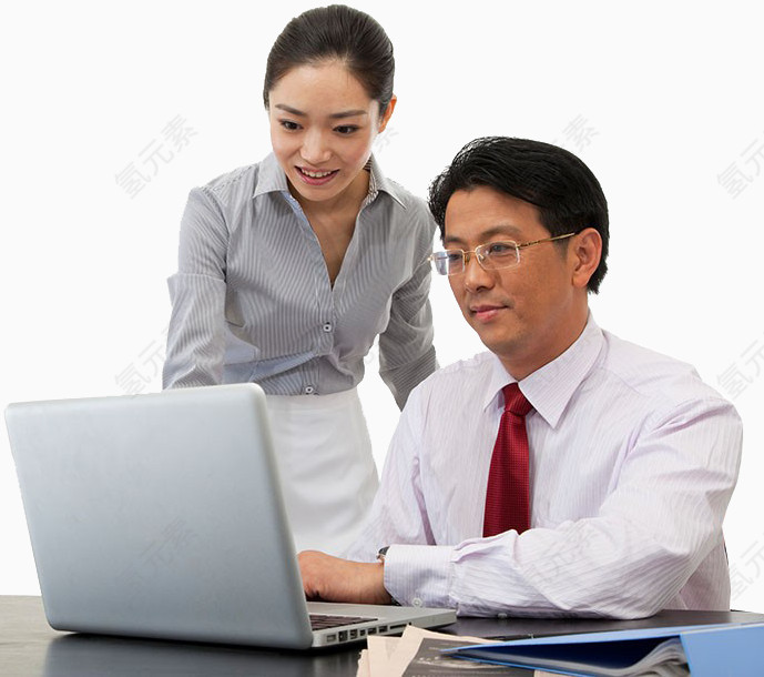 商务人士汇报 看电脑