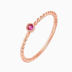 周大福18K金红宝石戒指