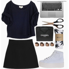 藏蓝色宽松短袖搭配