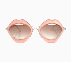 嘴巴造型的眼镜