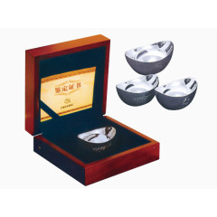 纪念银元宝和盒子