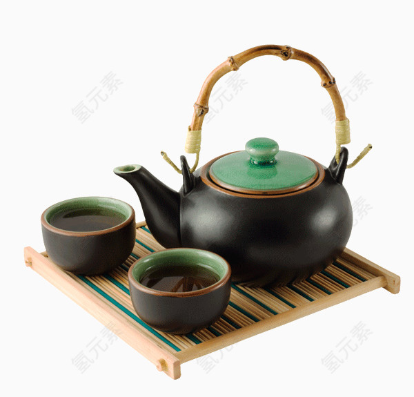 茶壶旁边的茶