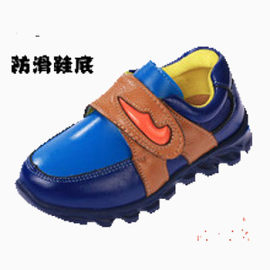 男孩运动鞋
