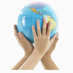 三只手捧着蓝色地球仪