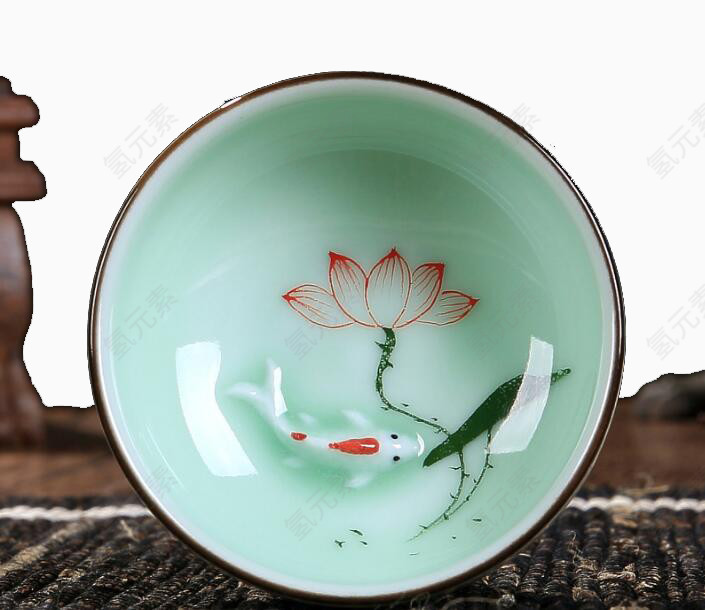 荷花图案茶杯