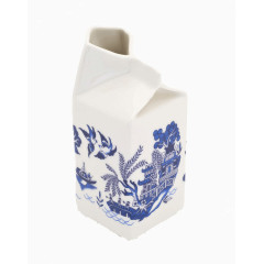 花纹陶瓷牛奶盒