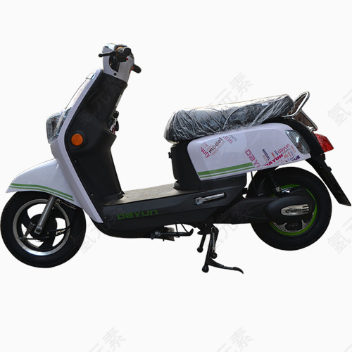 白色电瓶车侧面