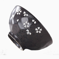 日式花纹碗侧面