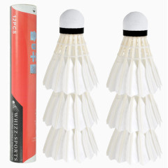 红色包装的羽毛球