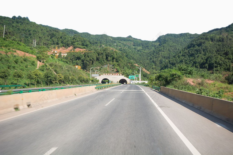 水泥公路隧道