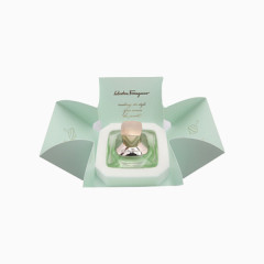 菲拉格慕仲夏之梦淡香水包装打开