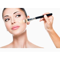 正在刷粉底液我女性