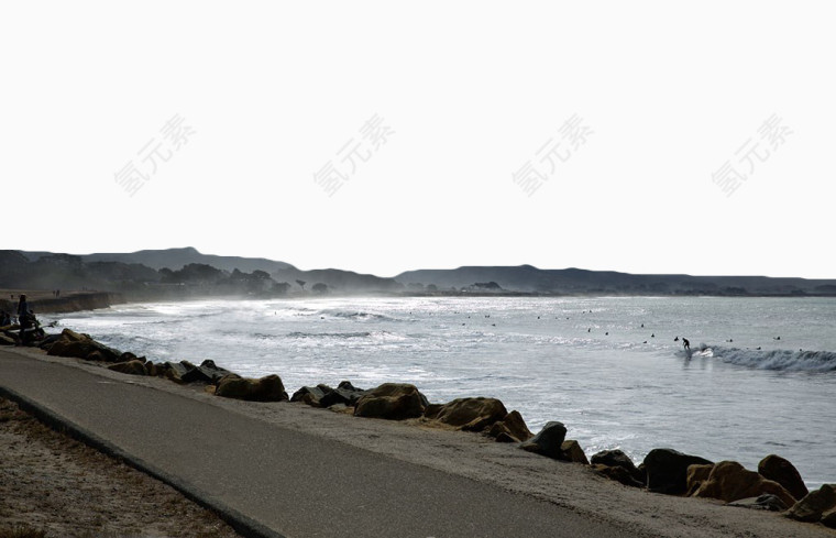 海岸边的水泥公路