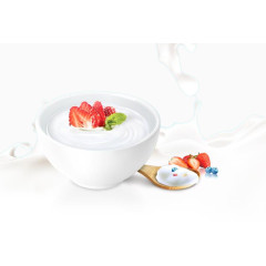 杯子中的草莓奶昔