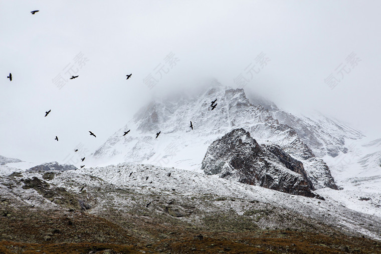 山丘 狂风 暴雪 唯美 背景