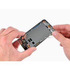 修理手机内部零件