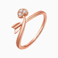 周大福心形18K金钻石戒指