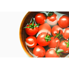 在盆子里的西红柿