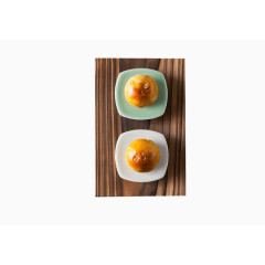 碟子里的蛋黄酥素材