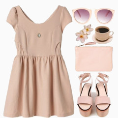 粉色宽松连衣裙