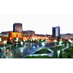 市中心夜晚灯光街道楼层