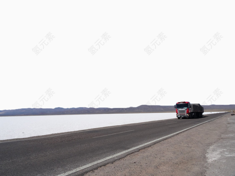 公路上行驶的货车