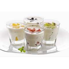 4杯健康的水果奶昔