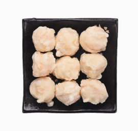 黑色盘里的墨鱼丸