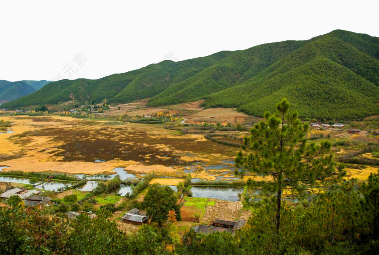 四川泸沽湖山乡农田景观