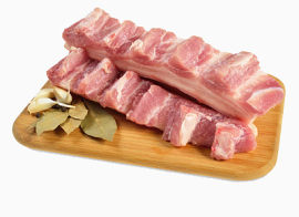 板上的猪肉