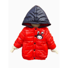 小孩红色外套