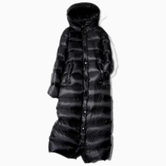 黑色长款羽绒服