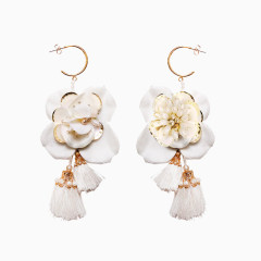 白茶花耳环