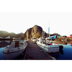 美丽的山脉湖泊景色