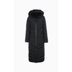 黑色长款羽绒服