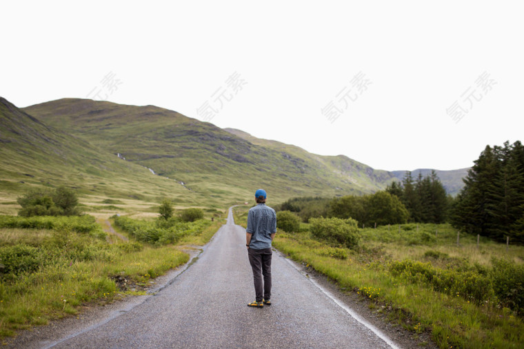 山上的水泥小路