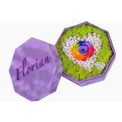紫色礼盒装饰花朵