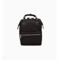 一个黑色的包包