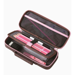 打开的粉红色笔袋