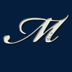 带水钻的金属字母M