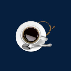 深棕色咖啡饮品