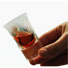 黑色S形木质子弹杯