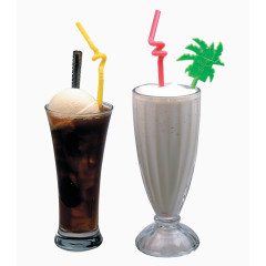 西米椰奶与冰淇淋球饮料