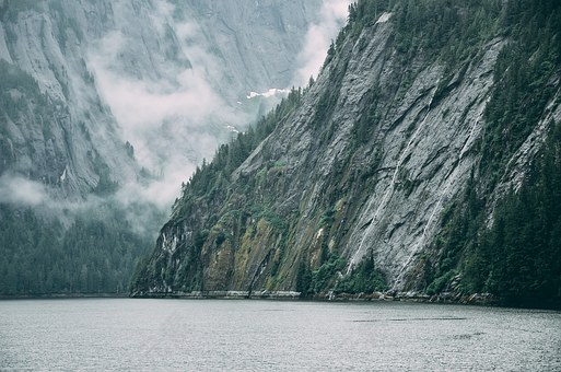 山脉,峡湾,河,山,水,自然,荒野,景区,户外,山下湖,树,松,石,湖